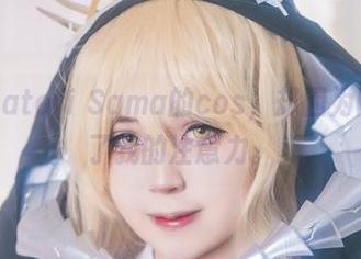 明明是Hatori Sama的cos，却因为网袜分散了我的注意力。